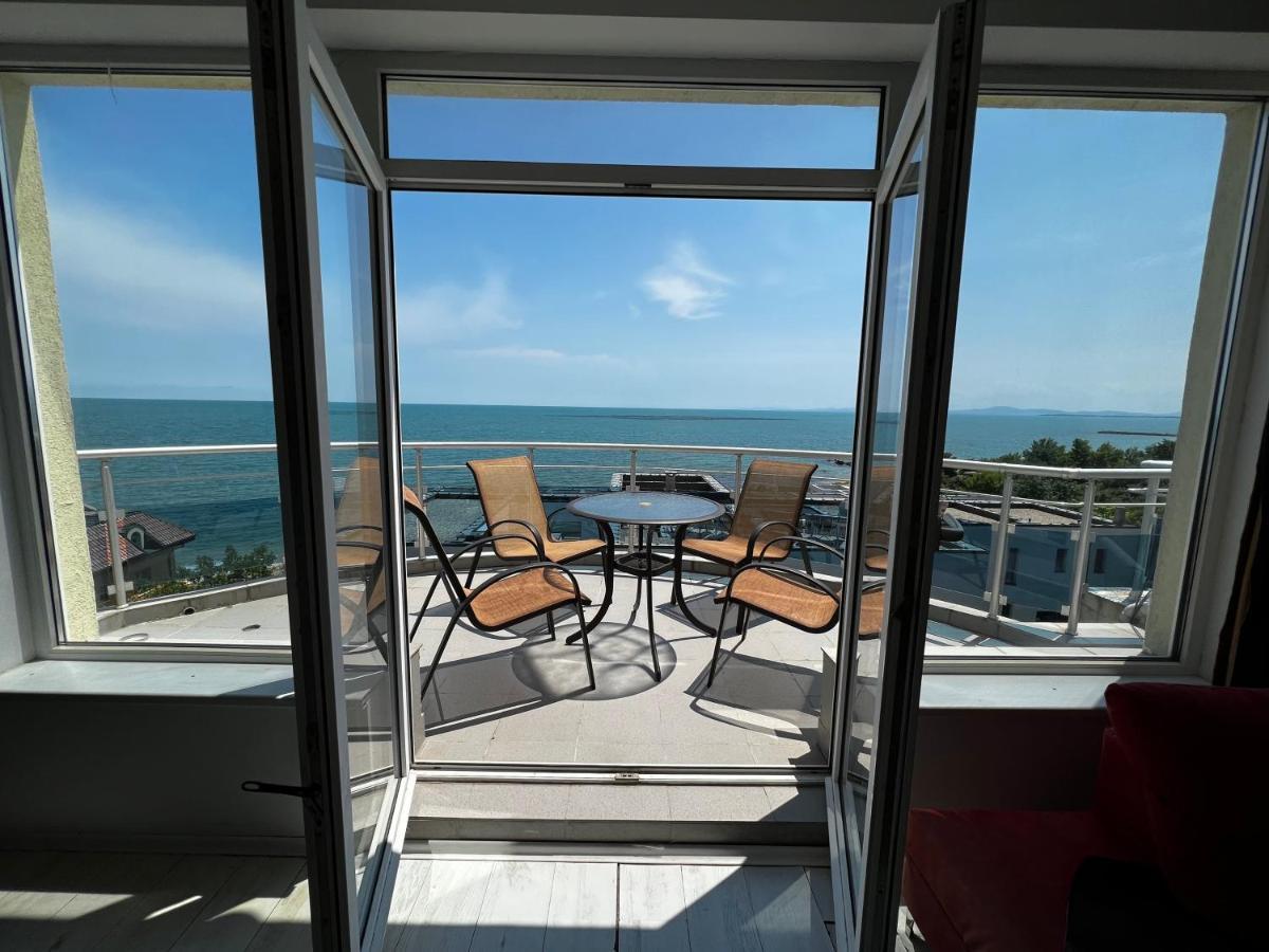 Modern Beachfront Apartment With Pool Ράβντα Εξωτερικό φωτογραφία