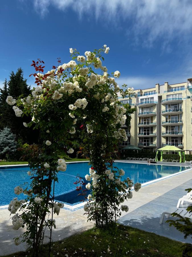 Modern Beachfront Apartment With Pool Ράβντα Εξωτερικό φωτογραφία