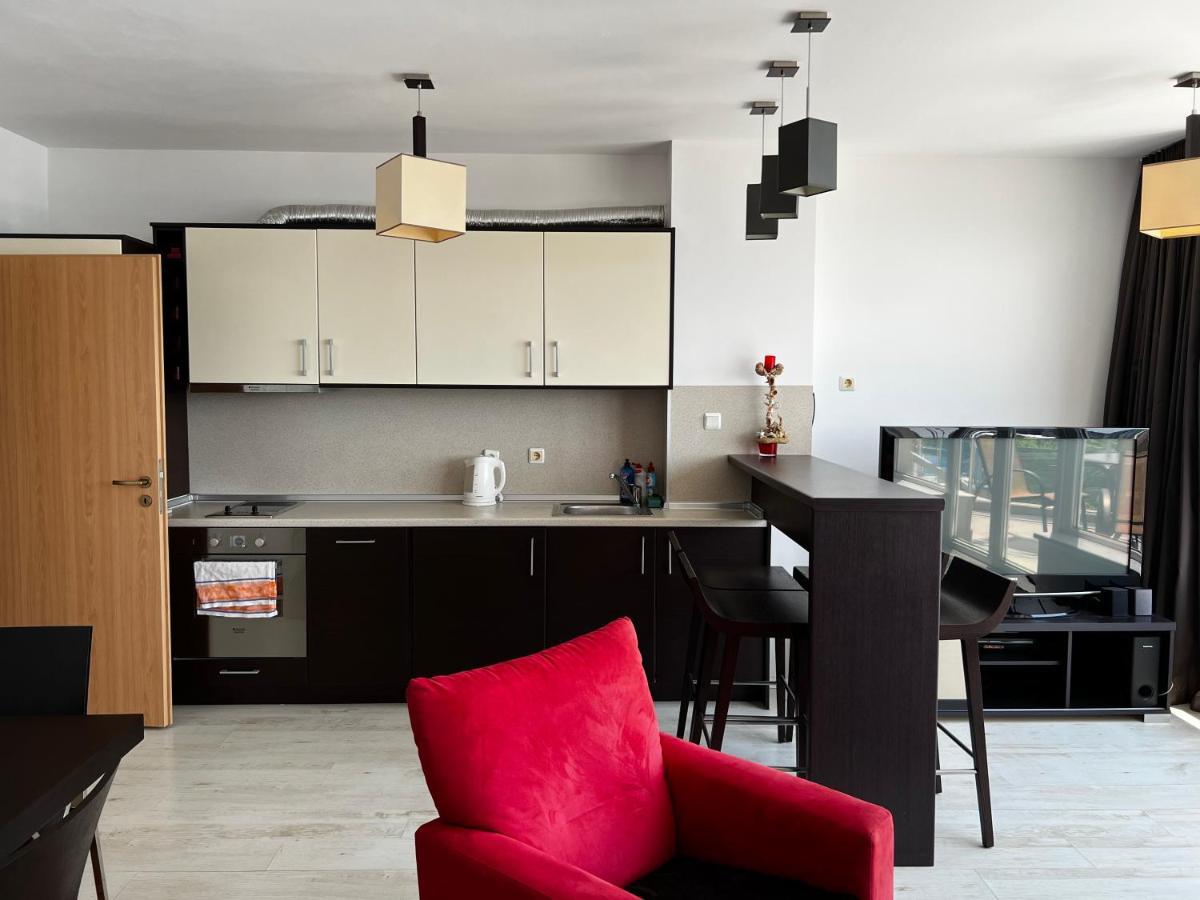 Modern Beachfront Apartment With Pool Ράβντα Εξωτερικό φωτογραφία